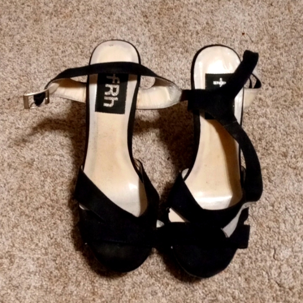 Black w/ multicolor wedge